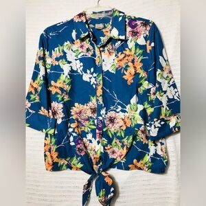 Chicos Blue Floral Tier Front 3/4 Sleeve No Iron Blouse 1